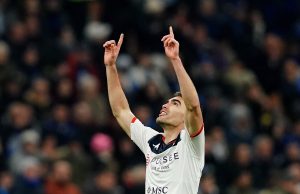 Johan Vásquez concreta gol en la derrota de Genoa ante el Inter de Milán