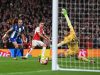 Arsenal sufre, pero logra su pase a cuartos de final de Champions League a costa del Porto