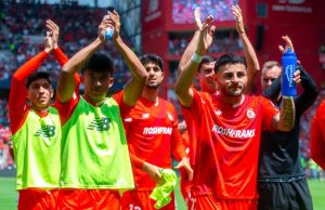 Cardiaco y polémico triunfo del Toluca sobre Chivas desde el Nemesio Diez