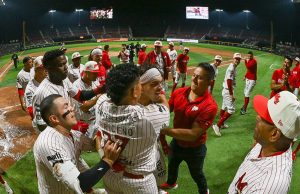 Diablos Rojos del México deja tendidos a los Conspiradores de Querétaro por tercer juego consecutivo