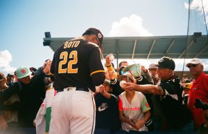 Juan Soto firmó el contrato más lucrativo en la historia de los deportes