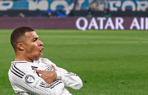 Kylian Mbappé sale lesionado en el triunfo del Real Madrid sobre Atalanta en la Champions League