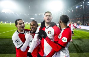 Santiago Giménez confirma su buen momento al llevar al Feyenoord a la victoria contra Bayern München en la Champions League