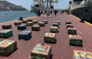Semar decomisa 1,800 kg de cocaína en altamar, a 381 km de Acapulco: FOTOS La ubicación de los narcotraficantes y su aprehensión se llevó a cabo durante recorridos de patrullaje de vigilancia marítima y aérea cerca de Acapulco
